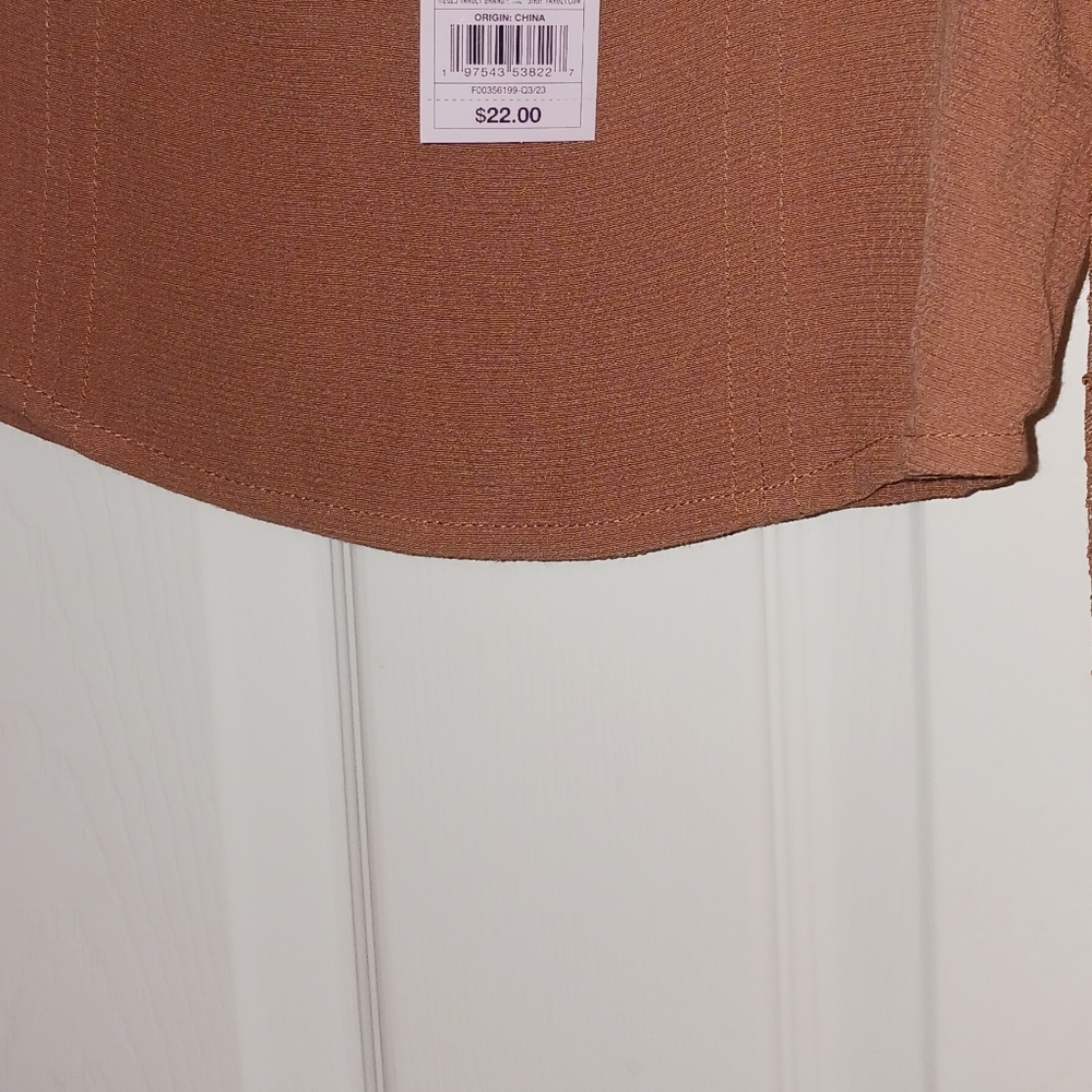 🤎NWT WOMEN'S CROP TOP🤎 - Picture 2 of 2